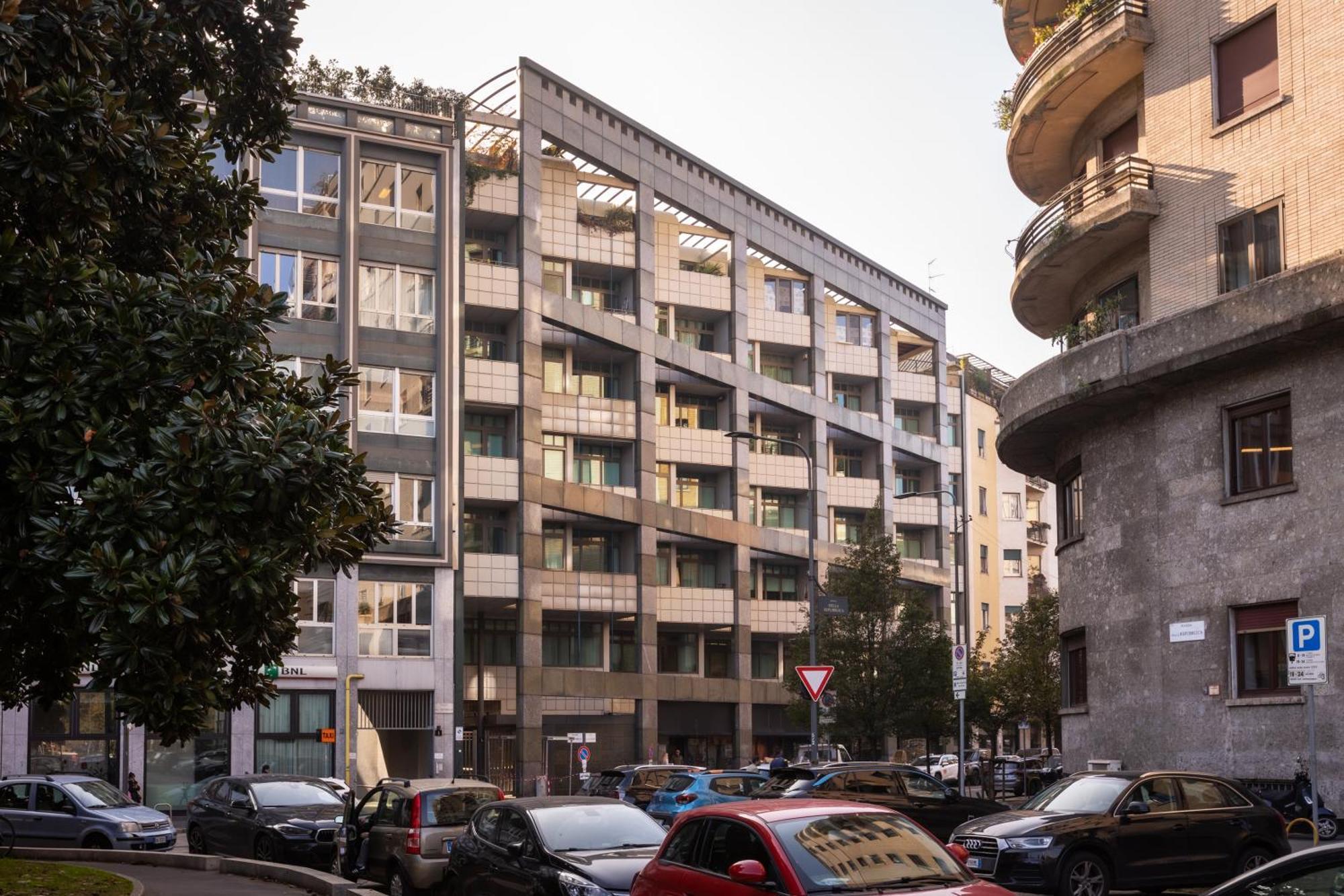 Ampio Bilocale Repubblica - Mirable Pm Apartment Milan Luaran gambar